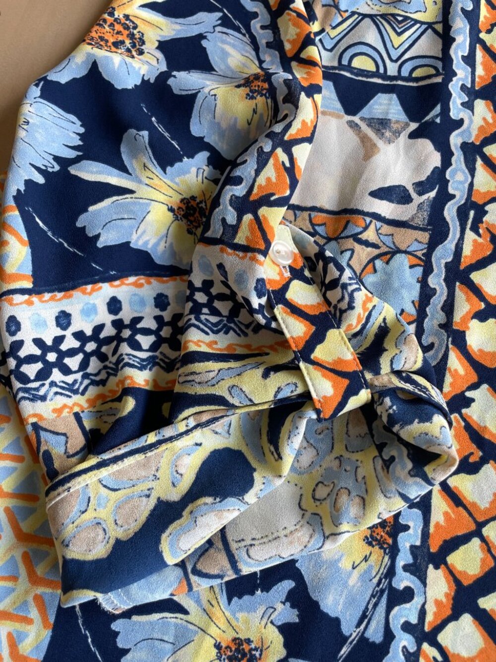 Entire Closet $5! Chico's Women's Multi Tile Pattern Split Neck 3/4 Sleeve Sz 3 - Picture 4 of 10